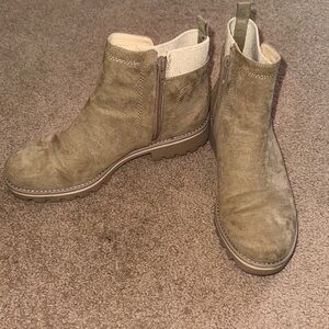 Tan suede Ankle Boots